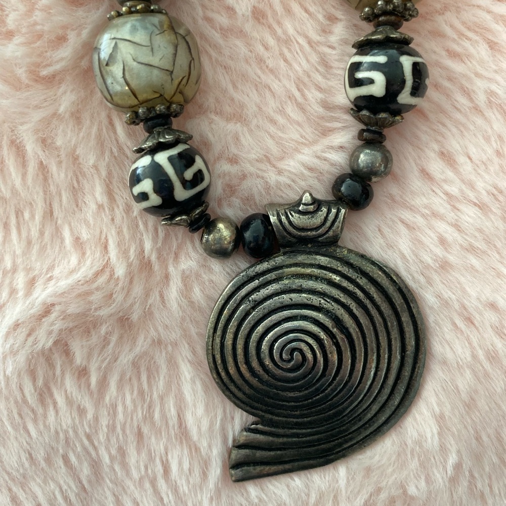 NWOT Nautilus Beaded Necklace